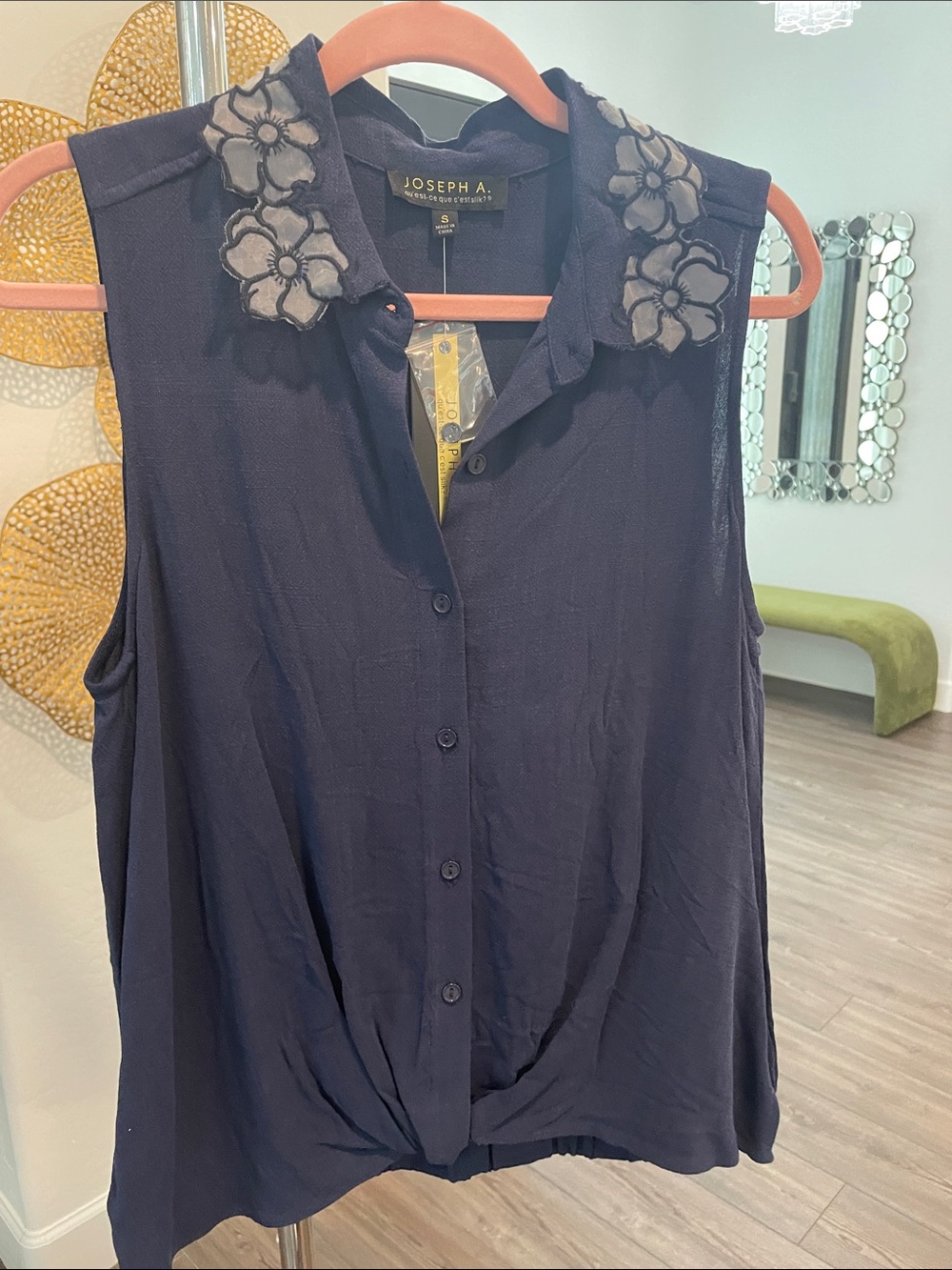 Joseph A. Navy Sleeveless Button-Down Top with Floral Collar Appliqué